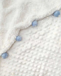 Cobija Marfil Doble Faz Burbujas con Pompones Azul