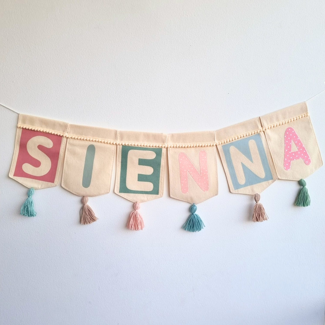Banderín personalizado tiny con nombre SIENNA